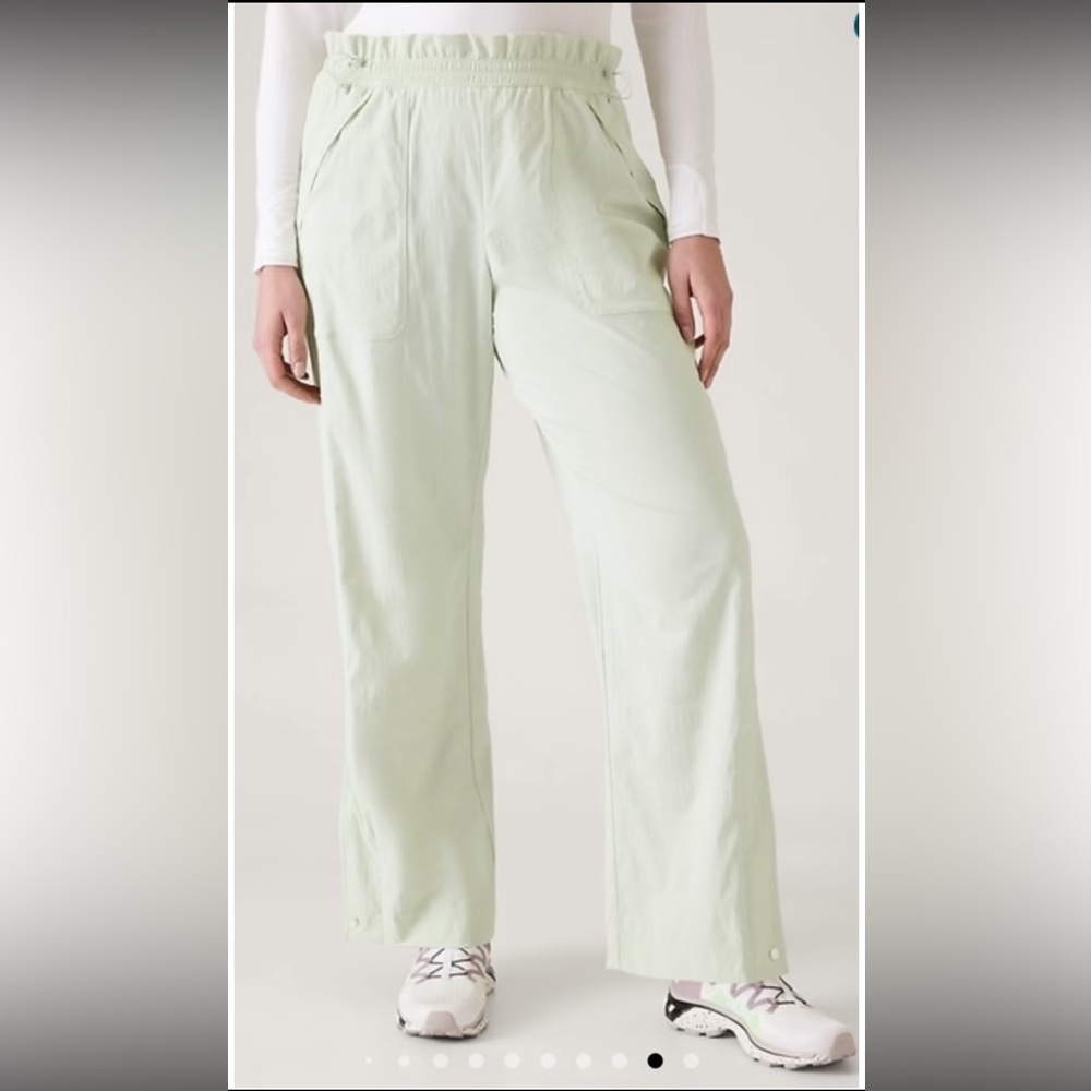 Athleta Trekkie high rise parachute Pants